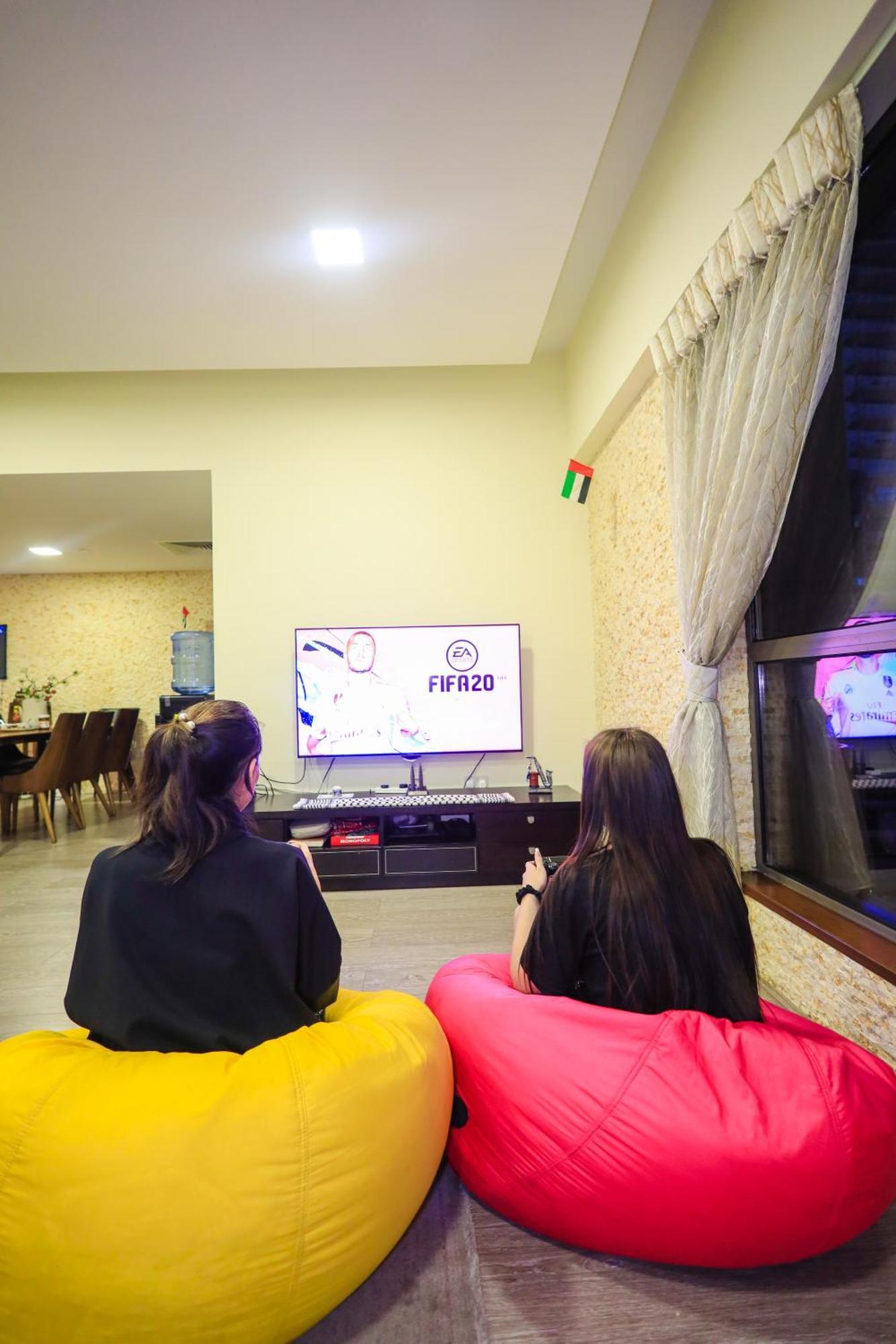 Lunar Hostel Plus Dubai Exterior photo